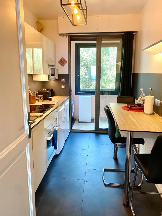 Apartment Grand T2 Standing Proche Centre Et Plages Vue Panoramique Parking Prive Ajaccio (Corsica)