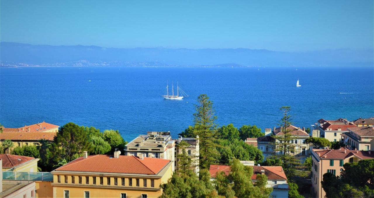Grand T2 Standing Proche Centre Et Plages Vue Panoramique Parking Prive *