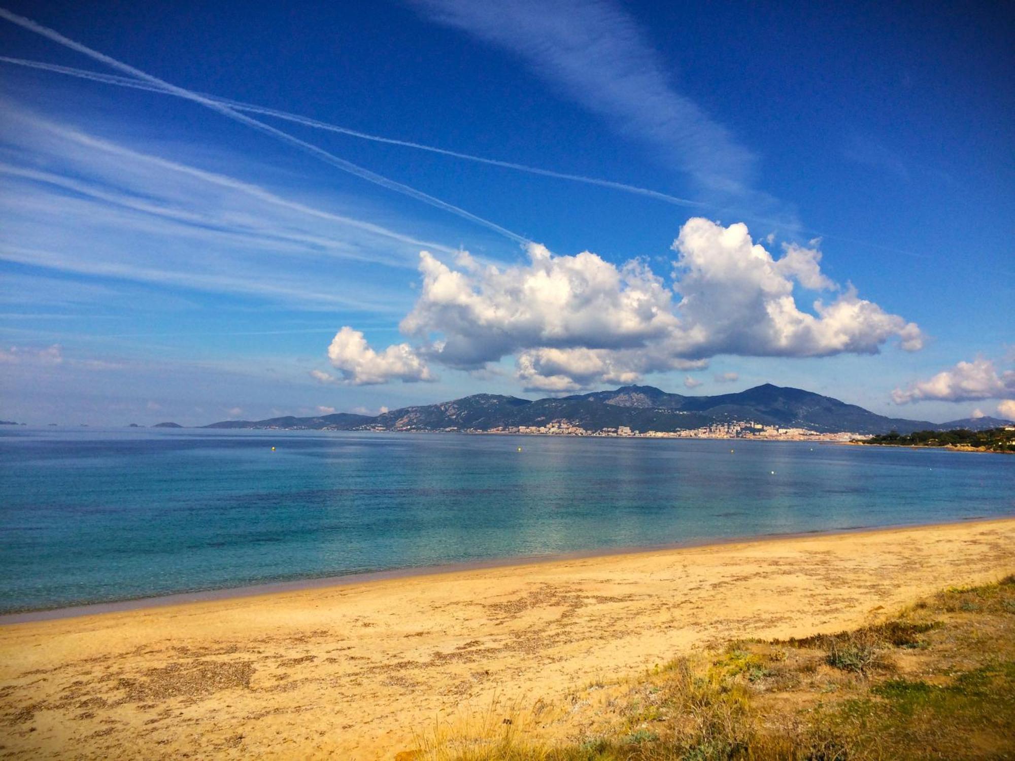 Apartment Grand T2 Standing Ajaccio Proche Centre Et Plages Vue Panoramique Parking Prive